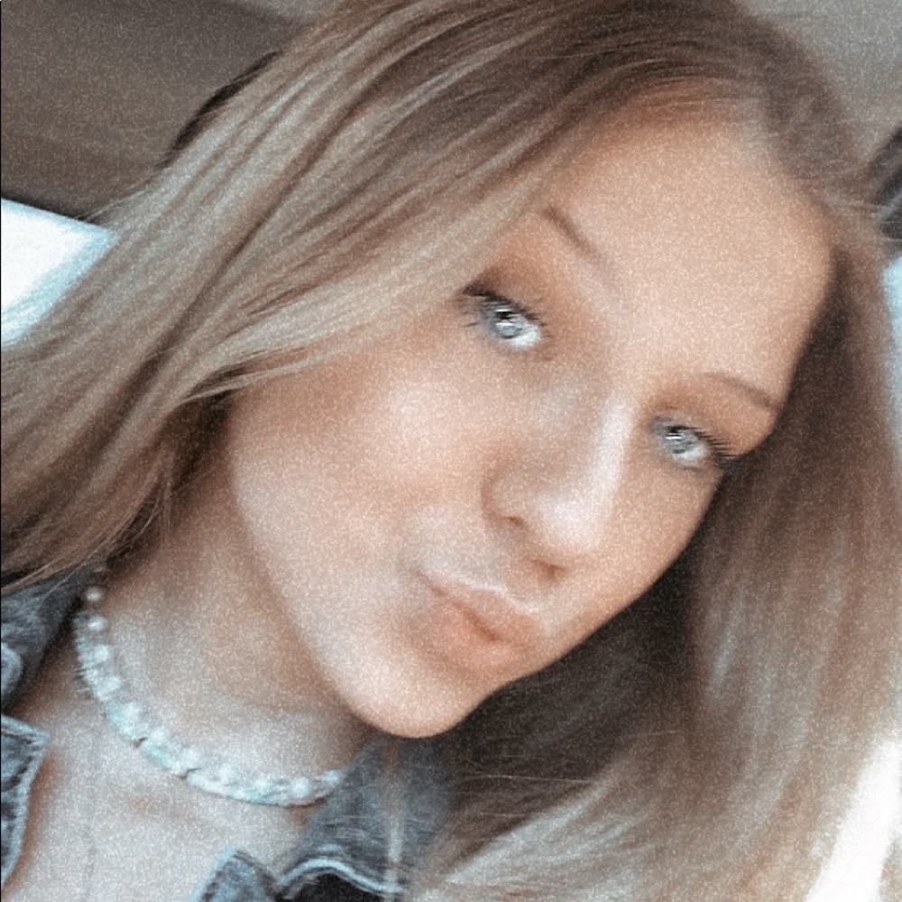 Meet your Posher, Kenzi